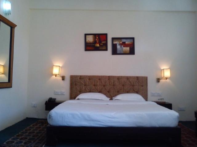 NatureRaga Fernhill Resort Chail Rum bild